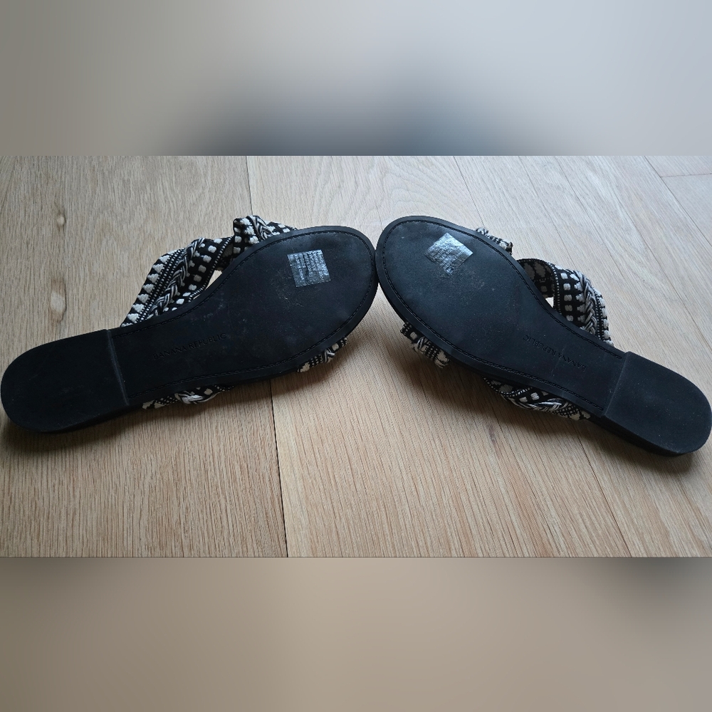 Banana Republic B&W Woven Fabric Slides - Picture 5 of 5